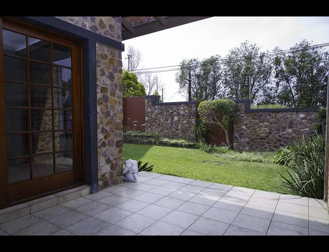 2 BEDROOM SIMPLEX RENTED IN BOTHAS HILL